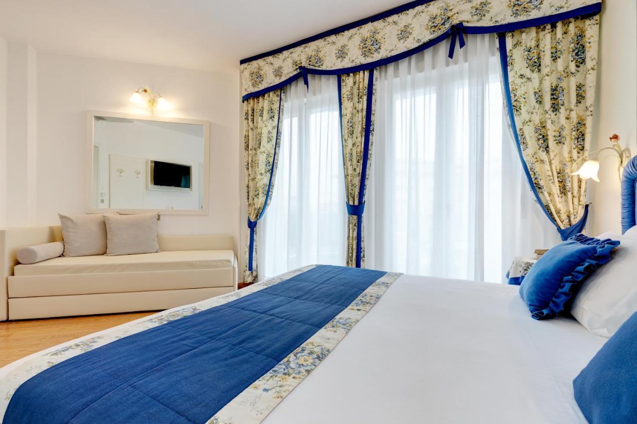 Hotel Cavalieri Palace & Suites Lido di Jesolo Bagian luar foto