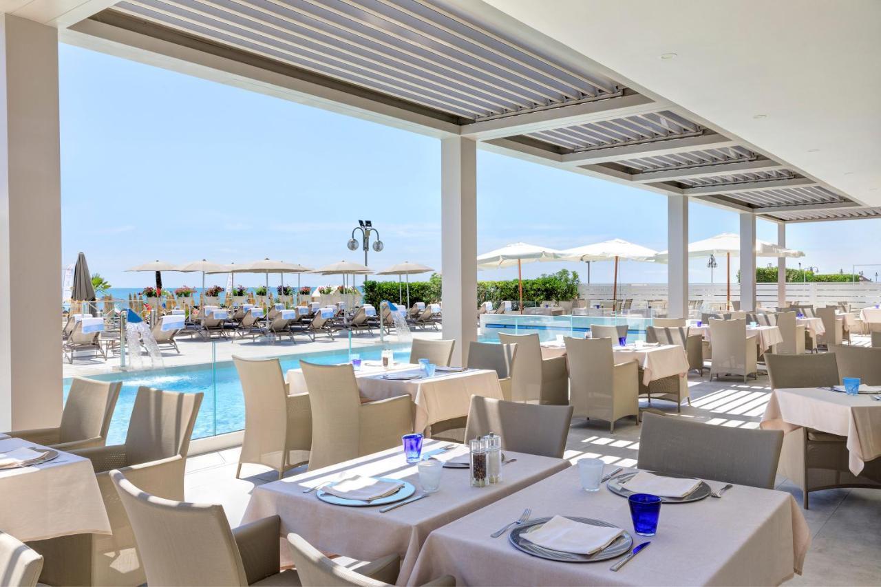 Hotel Cavalieri Palace & Suites Lido di Jesolo Bagian luar foto