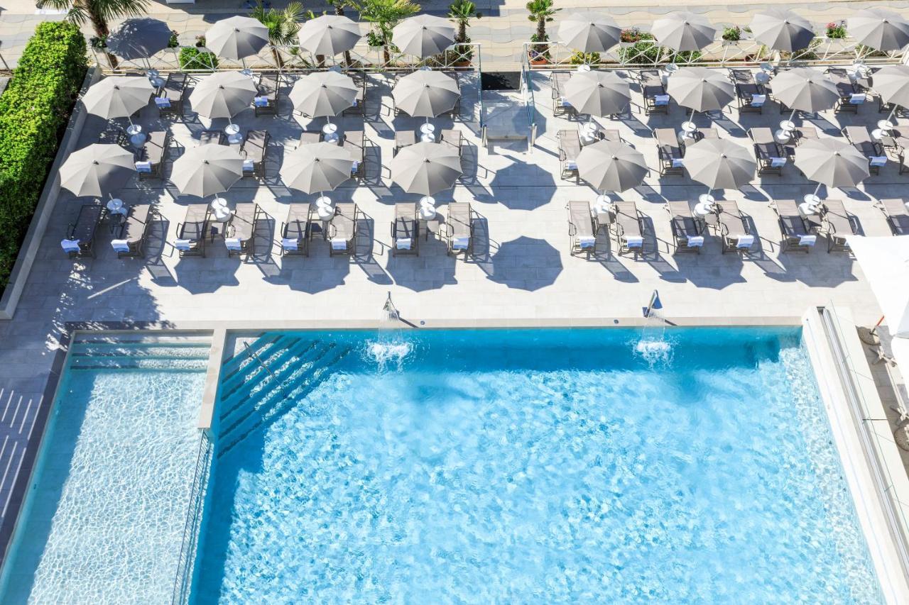 Hotel Cavalieri Palace & Suites Lido di Jesolo Bagian luar foto