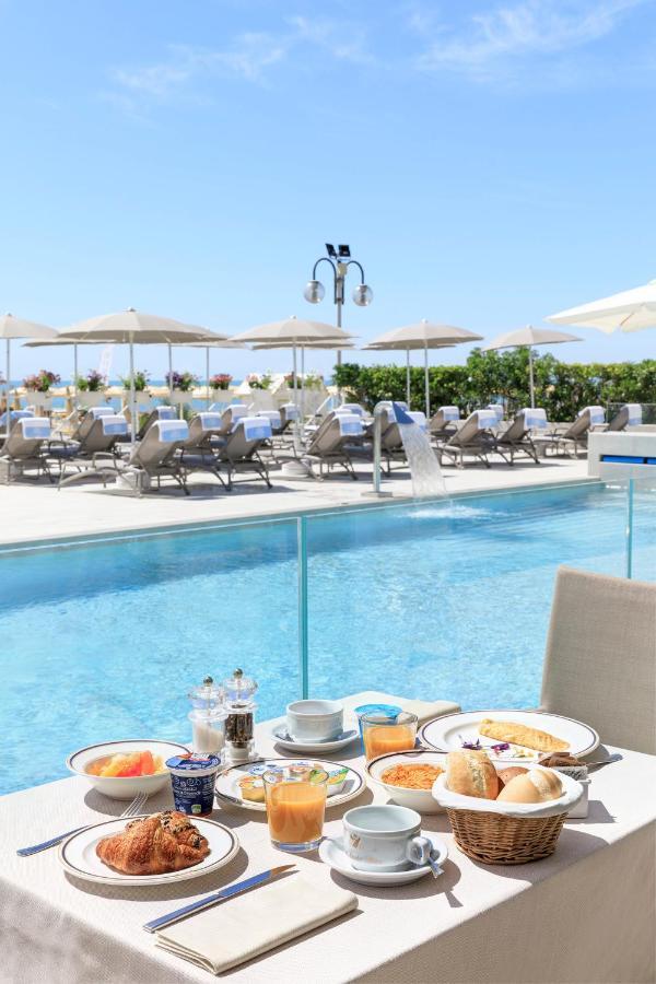 Hotel Cavalieri Palace & Suites Lido di Jesolo Bagian luar foto