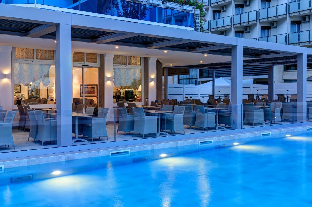 Hotel Cavalieri Palace & Suites Lido di Jesolo Bagian luar foto