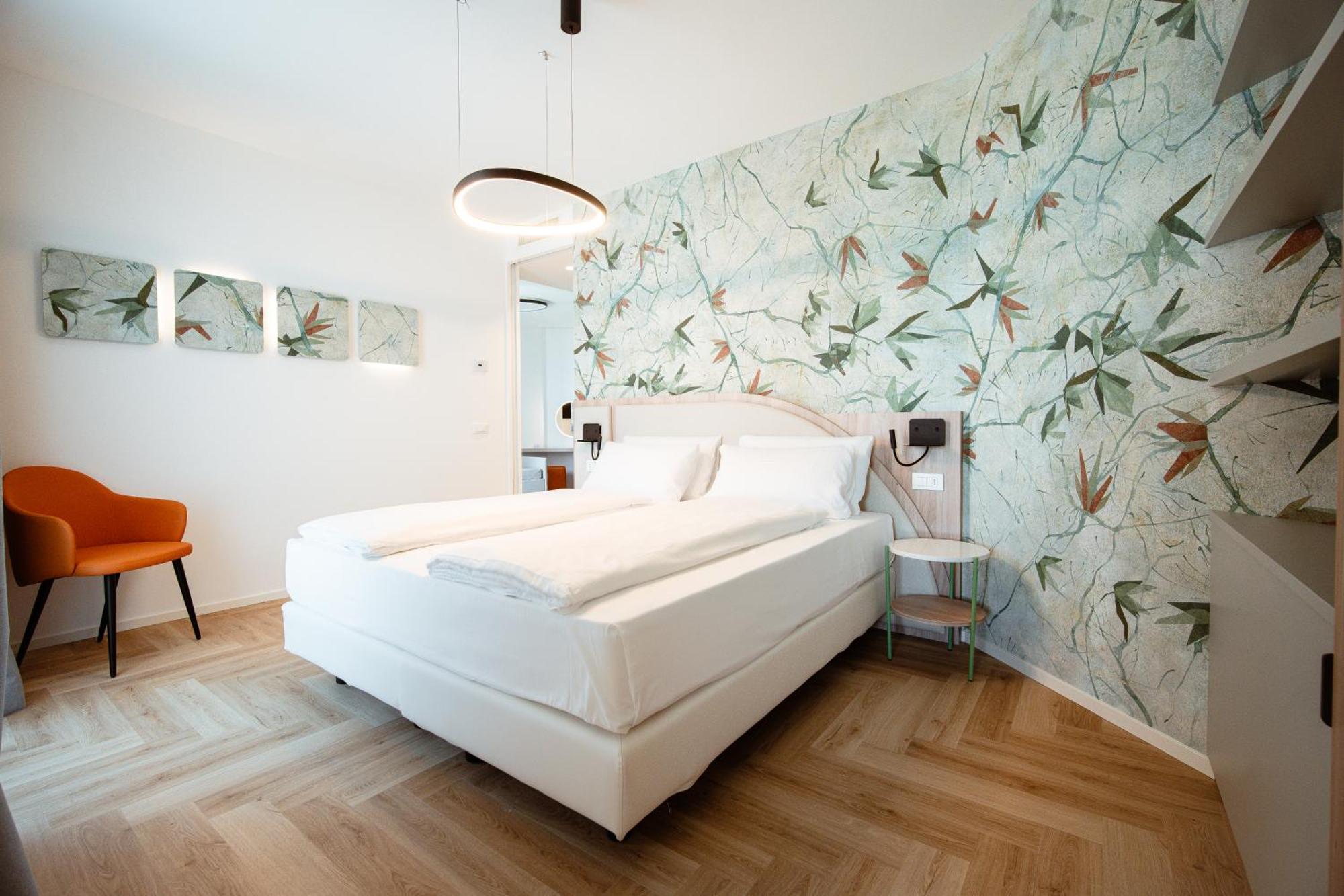 Hotel Cavalieri Palace & Suites Lido di Jesolo Bagian luar foto