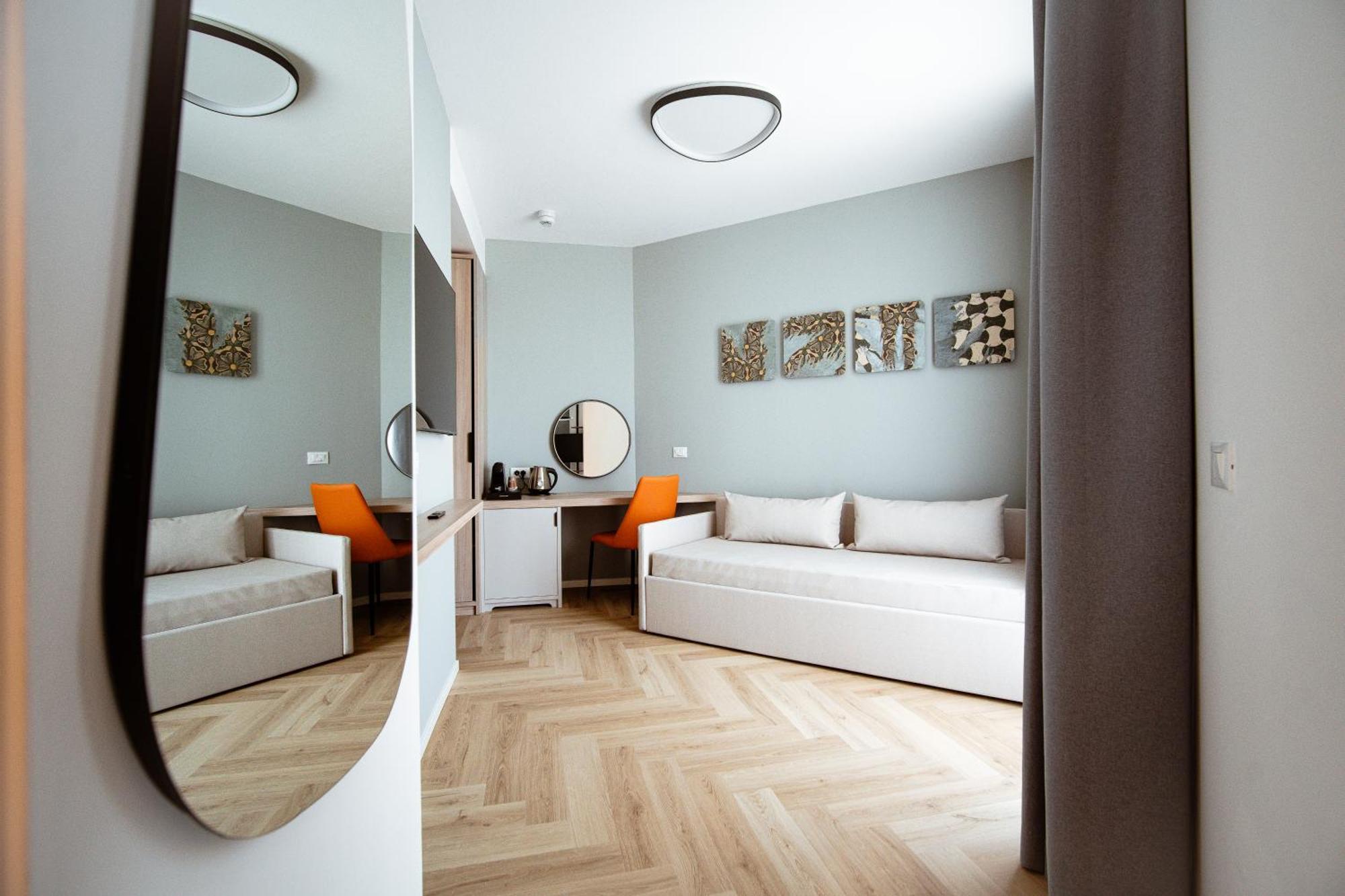 Hotel Cavalieri Palace & Suites Lido di Jesolo Bagian luar foto