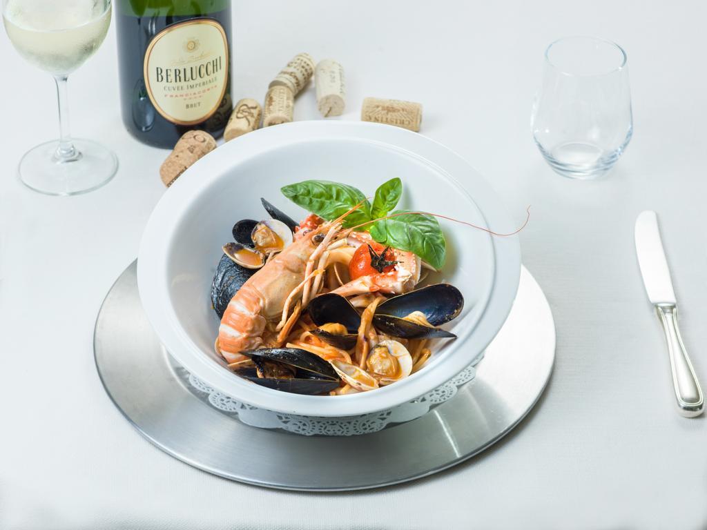 Hotel Cavalieri Palace & Suites Lido di Jesolo Bagian luar foto